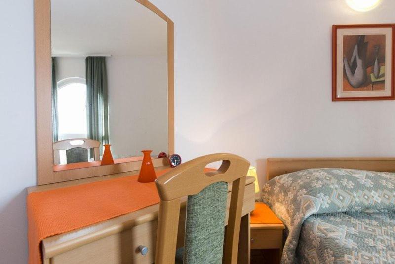 Marija F2 Apartment Krk Town Exteriör bild
